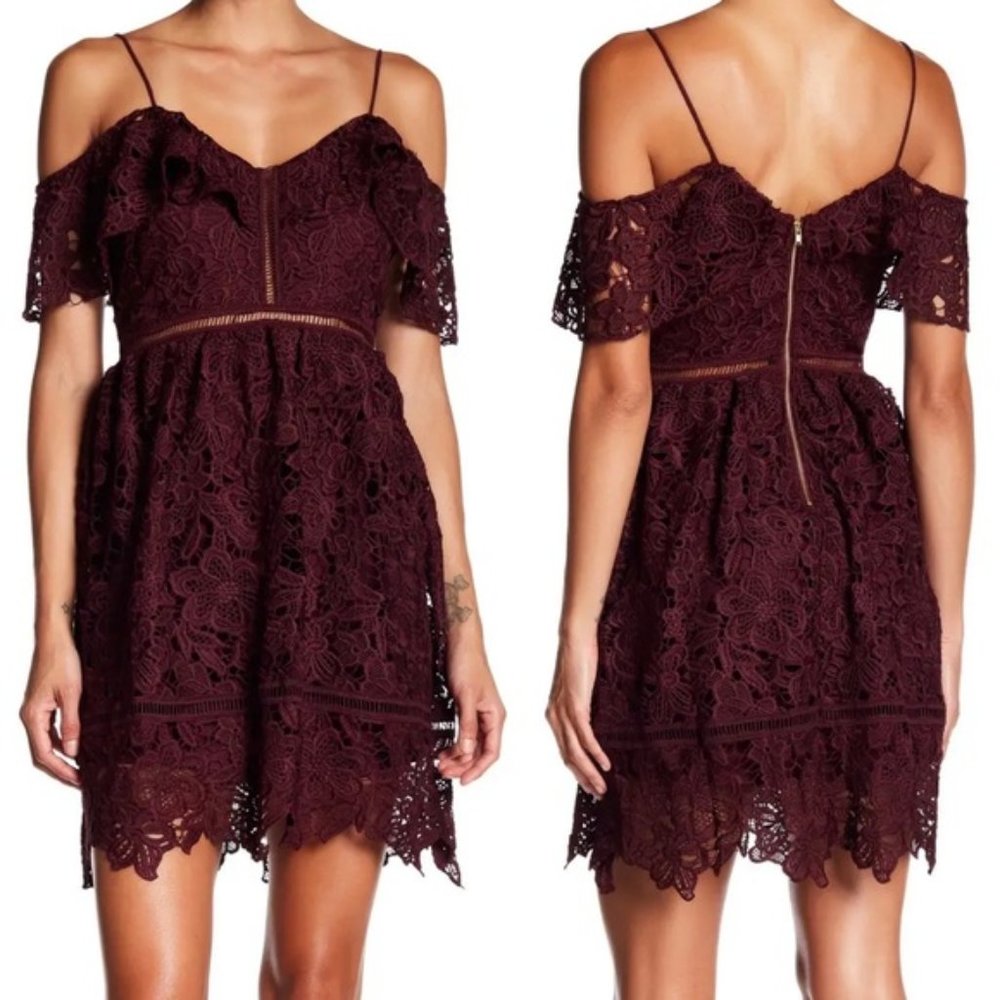 Romeo & Juliet Couture off the Shoulder Lace Dress NWT